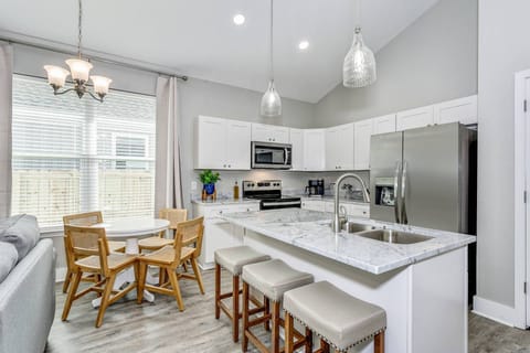 Plenty of seating to enjoy meals, snacks or game time