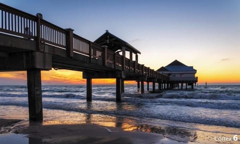 5 O'Clock Somewhere is within a short drive to Clearwater Beach!
