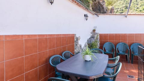 Casa San Antonio Benamahoma by Ruralidays