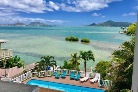 Fresh Hawaiian breezes & a 180 degree view of Kaneohe Bay!