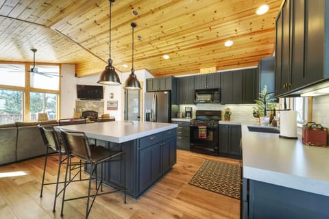 Chefs Kitchen and Large Island with Seating