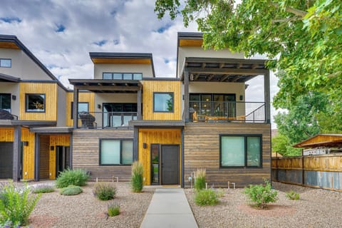 Moab Vacation Rental | 3BR | 2.5BA | Step-Free Entry | 1,650 Sq Ft