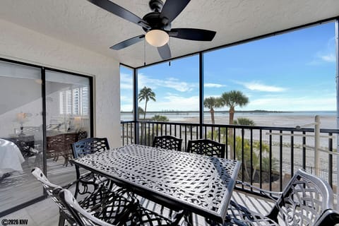 Seas The Day! Gorgeous View of the Gulf from your Screened In Lanai
