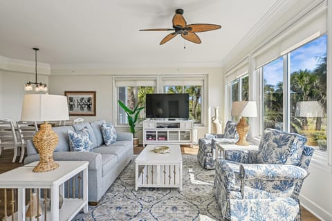 Welcome to 3105 SeaCrest!