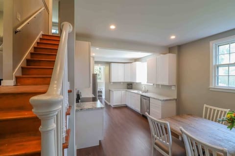 5924b253-aca4-4a35-b8a2-024b70138279