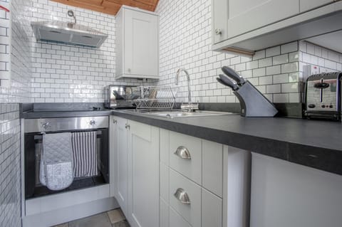 Honeysuckle Cottage - 1 Bedroom Cottage - Amroth (11369)