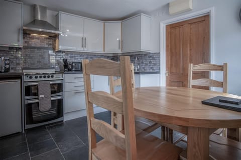 Lilac Cottage - 1 Bedroom Cottage - Amroth (11360)