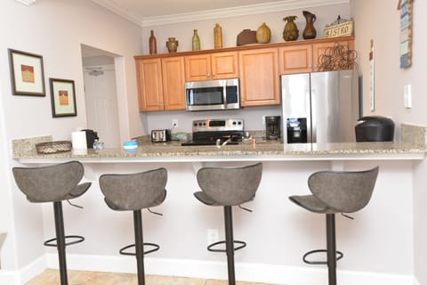 Kitchen, Island & bar stools