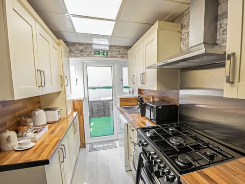 Kitchen | The Ascot, Blackpool