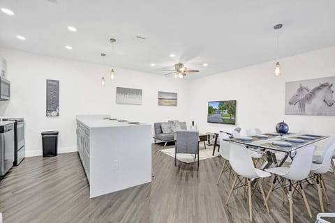 This kitchen is new. It was recently remodeled. It also has all the equipment you need. 