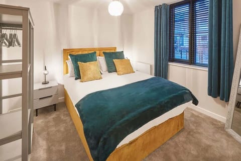 Fern, York - Host & Stay
