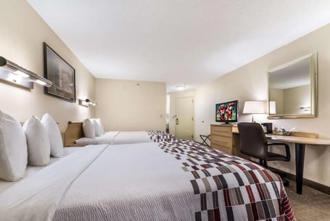 2 Queen size beds; perfect for your vacation!