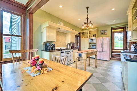 Fully Equipped Kitchen | Coffee Grinder | Complimentary Spices