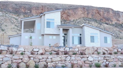 La Verkin Vacation Rental | 4BR | 3.5BA | Stairs Required | 2,700 Sq Ft