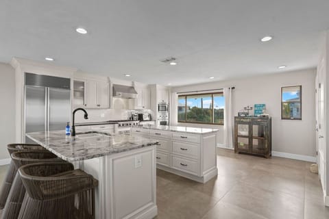 Kitchen / Dual Islands / Viking Stainless Appliances 