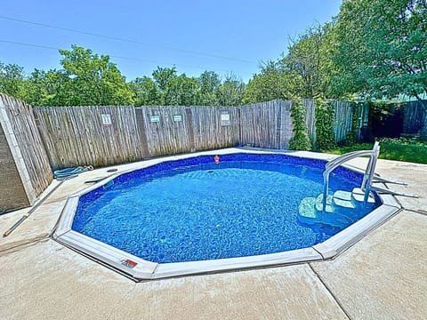 Cowboy Dipping Pool (4ft); Shared with 3 bedroom home/Duplex;