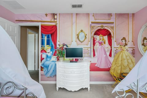 Amazing Disney Princess Room Professionally designed for your princesses!