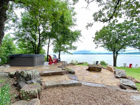 Perfect place to enjoy being on the lake on a 200-foot bluff