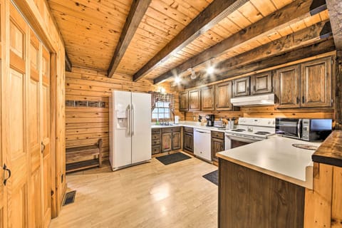 Kitchen | Fully Equipped