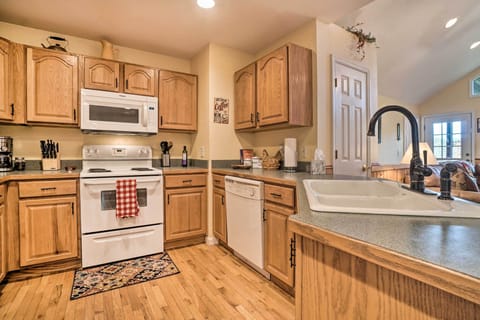 Kitchen | Blender | Spices | Trash Bags & Paper Towels