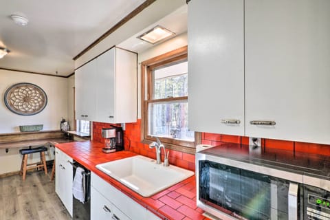 Kitchen | Breakfast Nook w/ Additional Seating