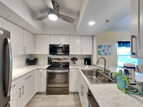 Fully Equipped Kitchen with Stainless Steel Appliances