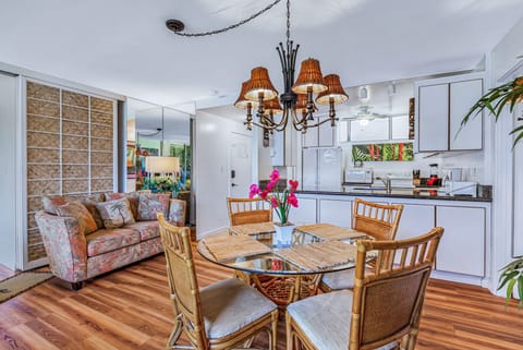 Clean, bright and tropical!..make this your best vacation ever!