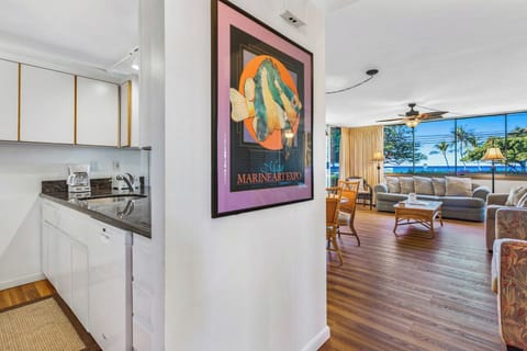 Tropical Entry with MASSIVE ocean views!  - NO peek-a-views here!