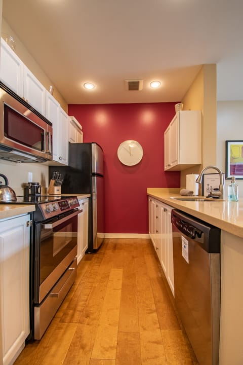 Fully Equipped Kitchen with Stainless Steel Appliances