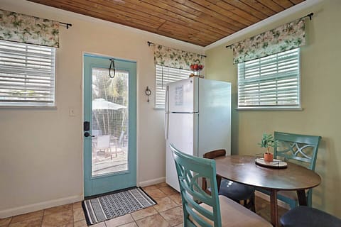 b6fa485e-426d-40aa-b456-4d7261ff053c