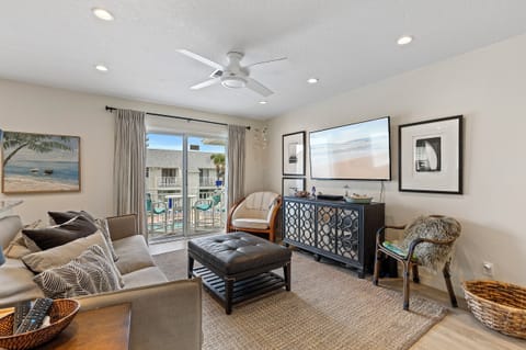 Colony Beach Club 246