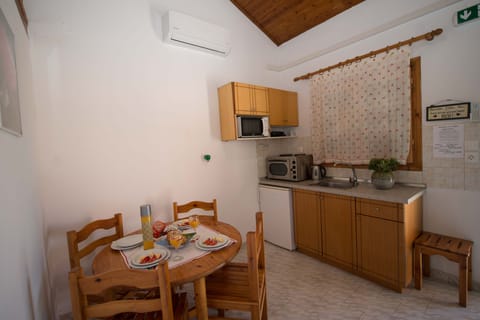 Georgia Apartment 4 Sidari Kitchen