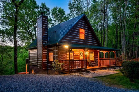 Huckle-beary Hideaway is located in a quiet, peaceful mountain resort. 