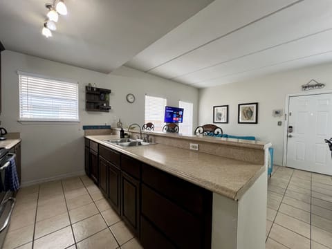 Full kitchen - Stainless Steel appliances