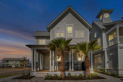 Isle of Dogs in the Sunset