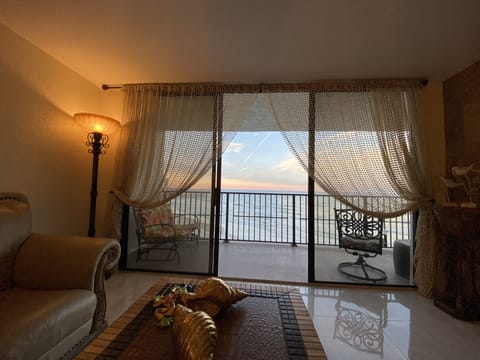 Living Room Balcony 
