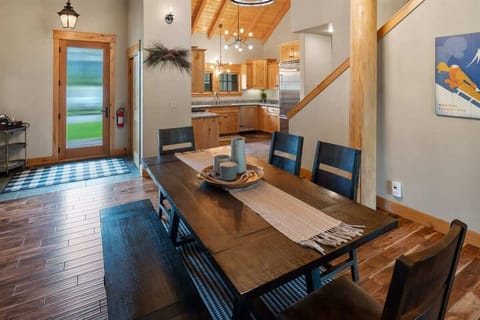 Beautiful spacious dining area