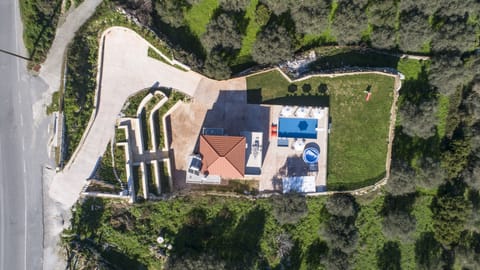 A panoramic aspect of the outdoor area.