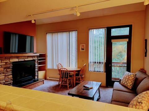 Welcome to the Black Diamond Condo