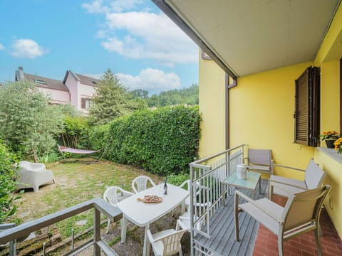 Plant, Table, Furniture, Property, Window, Chair, Building, Green, Outdoor Furniture, Wood