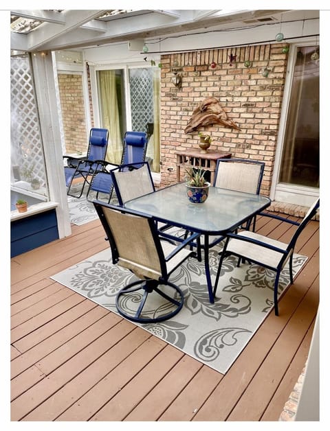 Dining area on screened porch