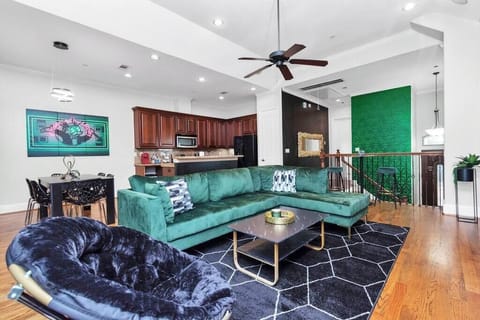 Open concept floor plan with a beautiful blend of design! 
