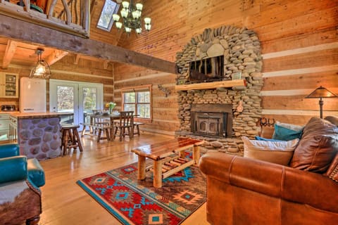 Logan Vacation Rental | 4BR | 2BA | 2,500 Sq Ft | 4 Exterior Stairs