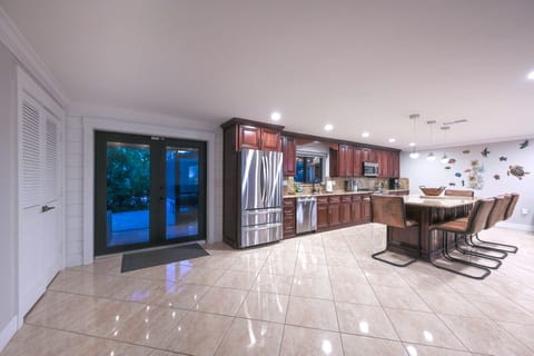 Kitchen | Cooking Basics | Complimentary Spices | Dishware/Flatware