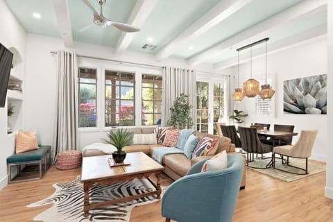 Welcome to One Chic Desert Retreat! Remodeled and totally redesigned with YOU in mind... All furnishings and decor was replaced with comfy, colorful and eclectic pieces, desert themed artwork and cool light fixtures. Step inside and take a look...