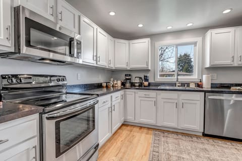 Our kitchen is fully stocked and we provide complimentary coffee
Keriug and drip