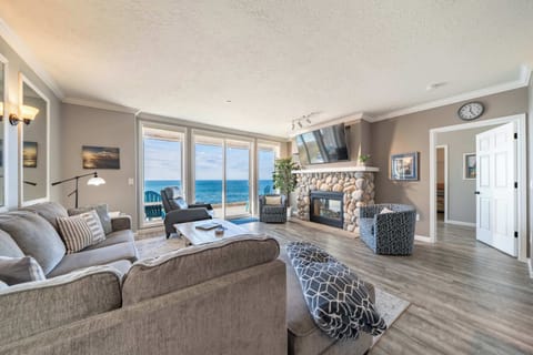 Thundering Sea, Oceanfront Views