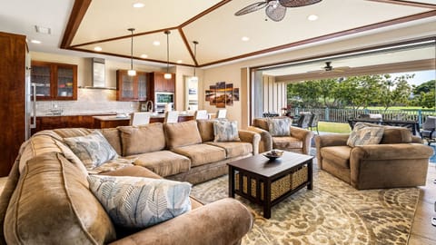 Living area completely opens to the outside