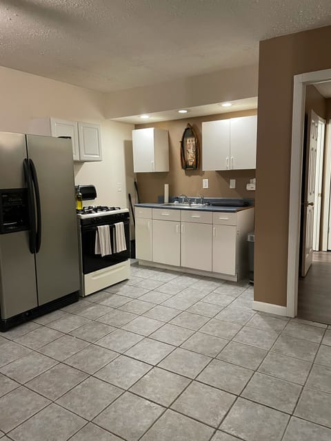 Fully equipped kitchen with basic utensils, if you need more just ask.