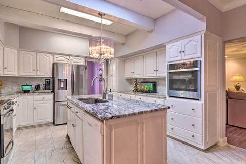 Kitchen | Fully Equipped | Coffee Makers | Blender | Crock-Pot | Air Fryer